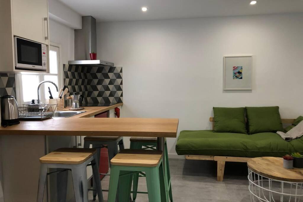 M3 Terrace. Cool Apartment 15 Min Center By Metro Esplugues de Llobregat Bagian luar foto