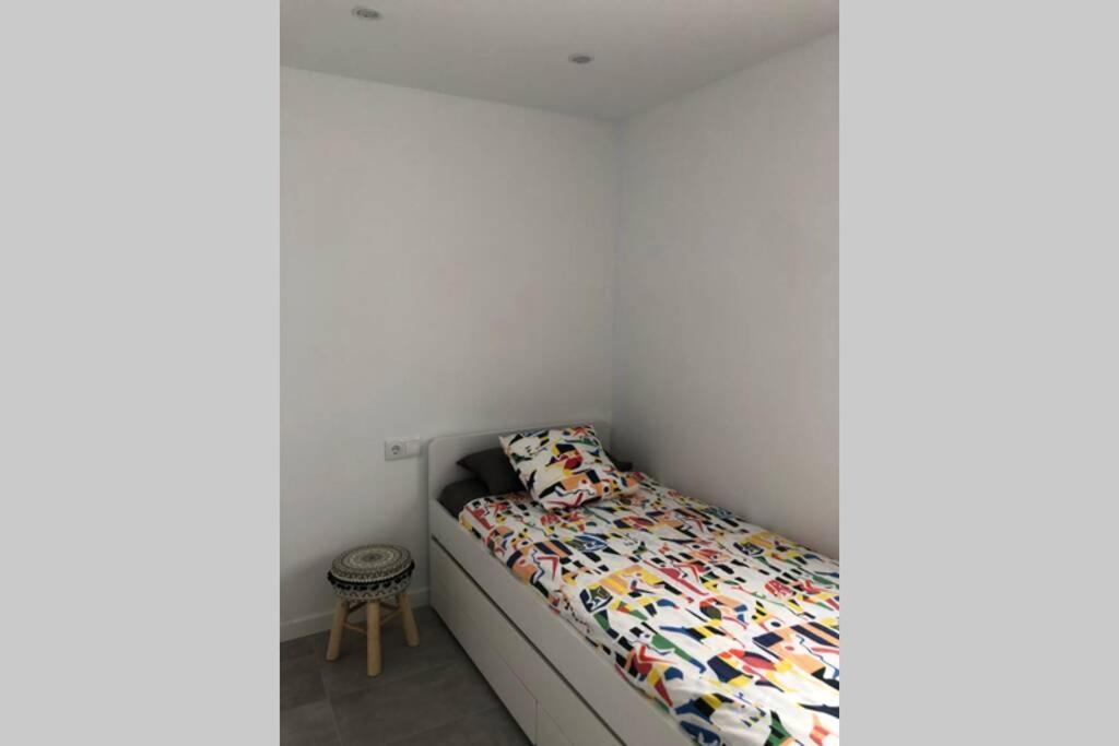 M3 Terrace. Cool Apartment 15 Min Center By Metro Esplugues de Llobregat Bagian luar foto
