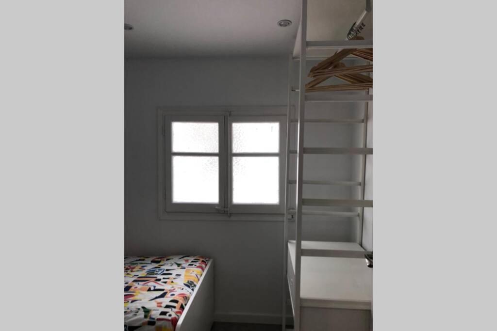 M3 Terrace. Cool Apartment 15 Min Center By Metro Esplugues de Llobregat Bagian luar foto