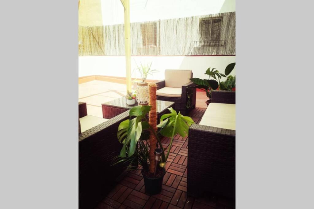 M3 Terrace. Cool Apartment 15 Min Center By Metro Esplugues de Llobregat Bagian luar foto