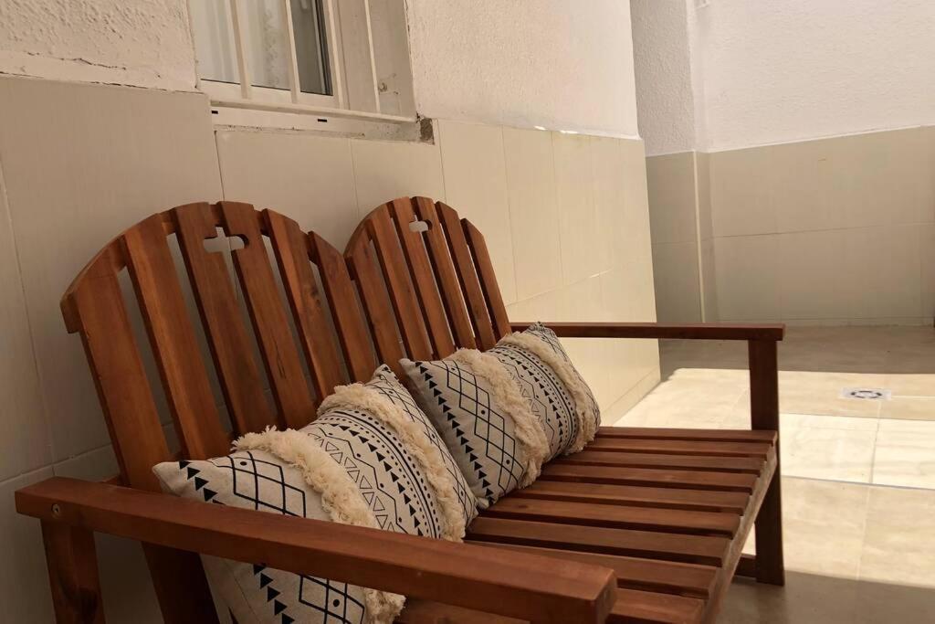 M3 Terrace. Cool Apartment 15 Min Center By Metro Esplugues de Llobregat Bagian luar foto
