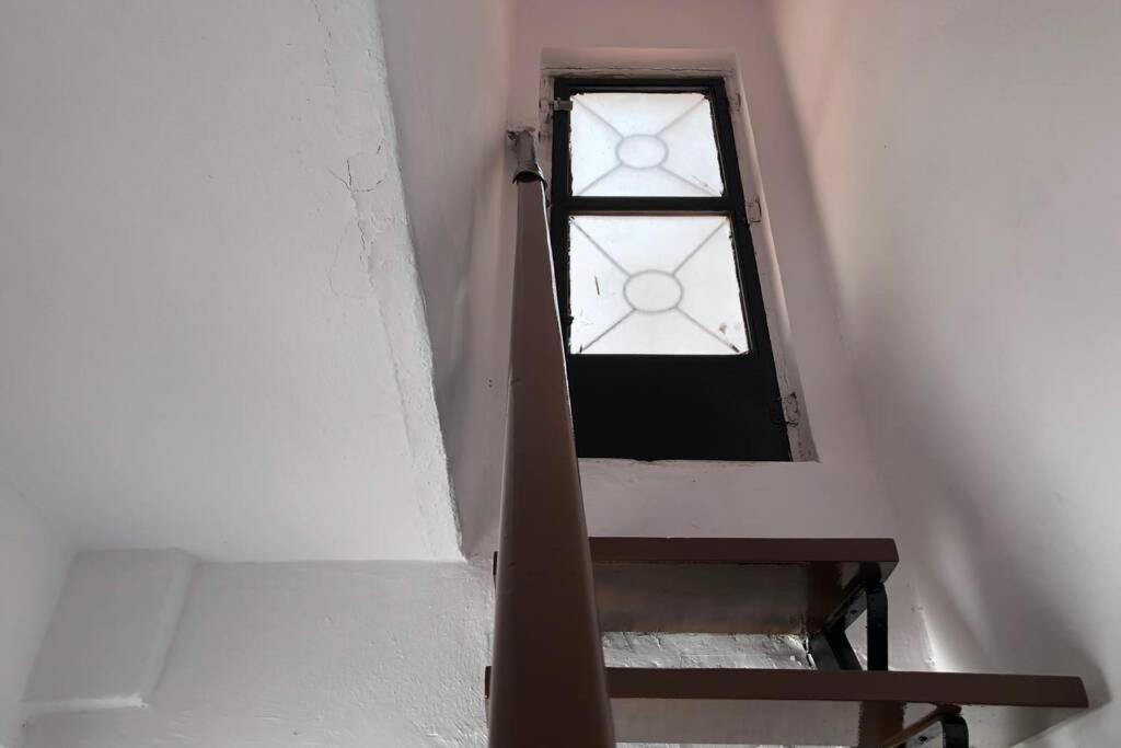 M3 Terrace. Cool Apartment 15 Min Center By Metro Esplugues de Llobregat Bagian luar foto